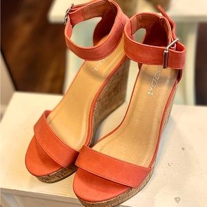NWOT "SODA" wedge platform sandals, W 7.5